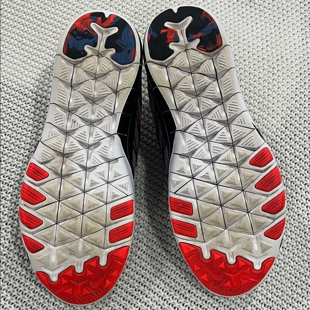 Nike Free TR 6 Black and Red Sneakers